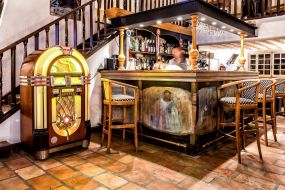 bar-restaurant-le-ragondin-camargue-auberge-cavaliere-du-pont-des-bannes (1).jpg